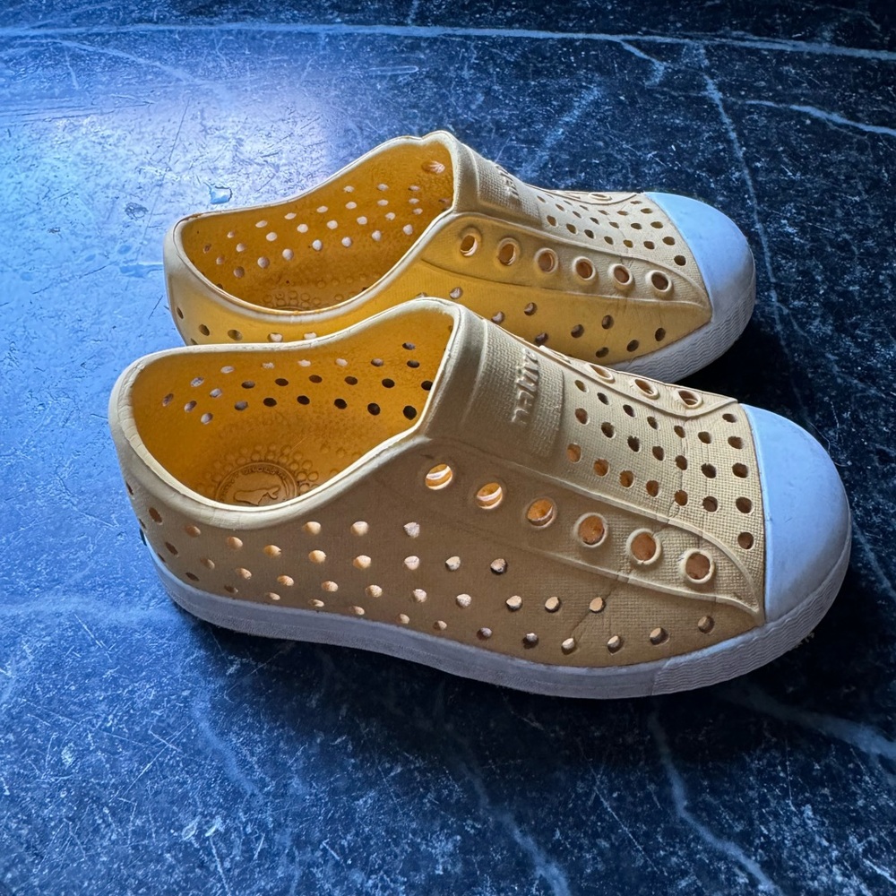 Native Jefferson  Yellow Shoes
